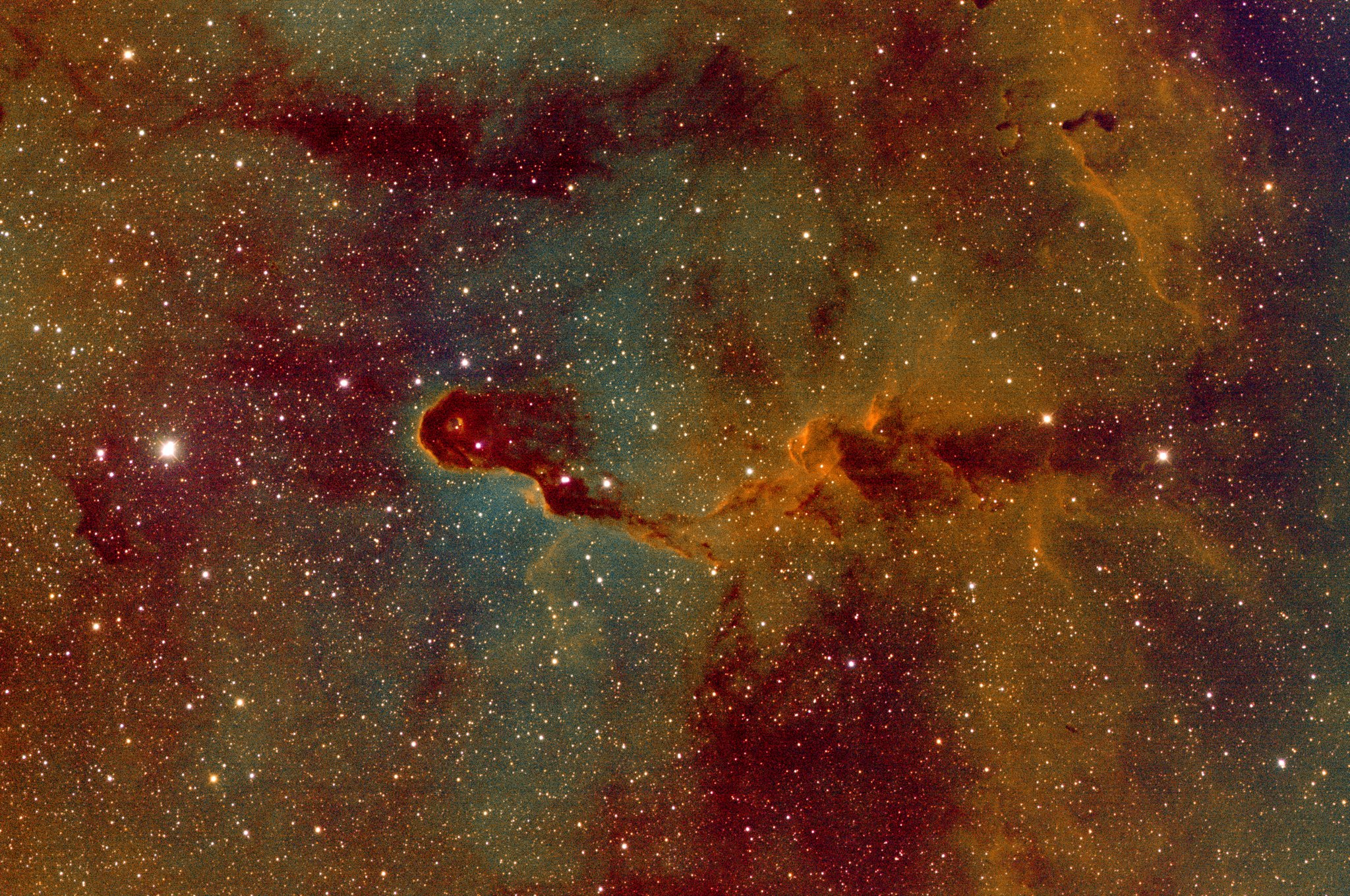 Elephant's Trunk Hubble palette